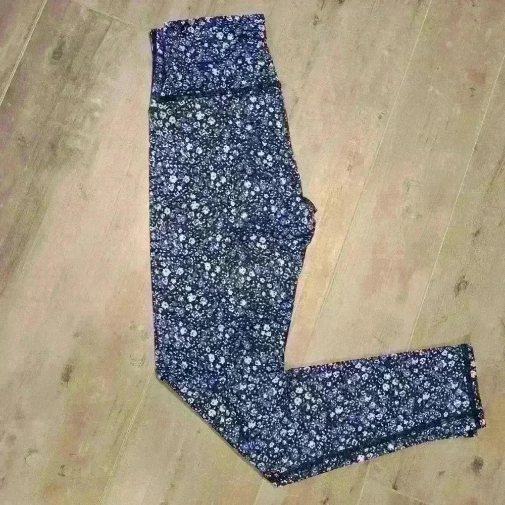 Aerie Floral Chill Play Leggings